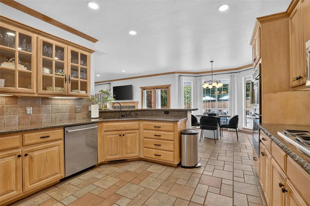Photo 10 — 2280 Bay Hill Place, Edmond, OK 73034