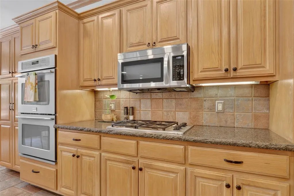 Photo 12 — 2280 Bay Hill Place, Edmond, OK 73034