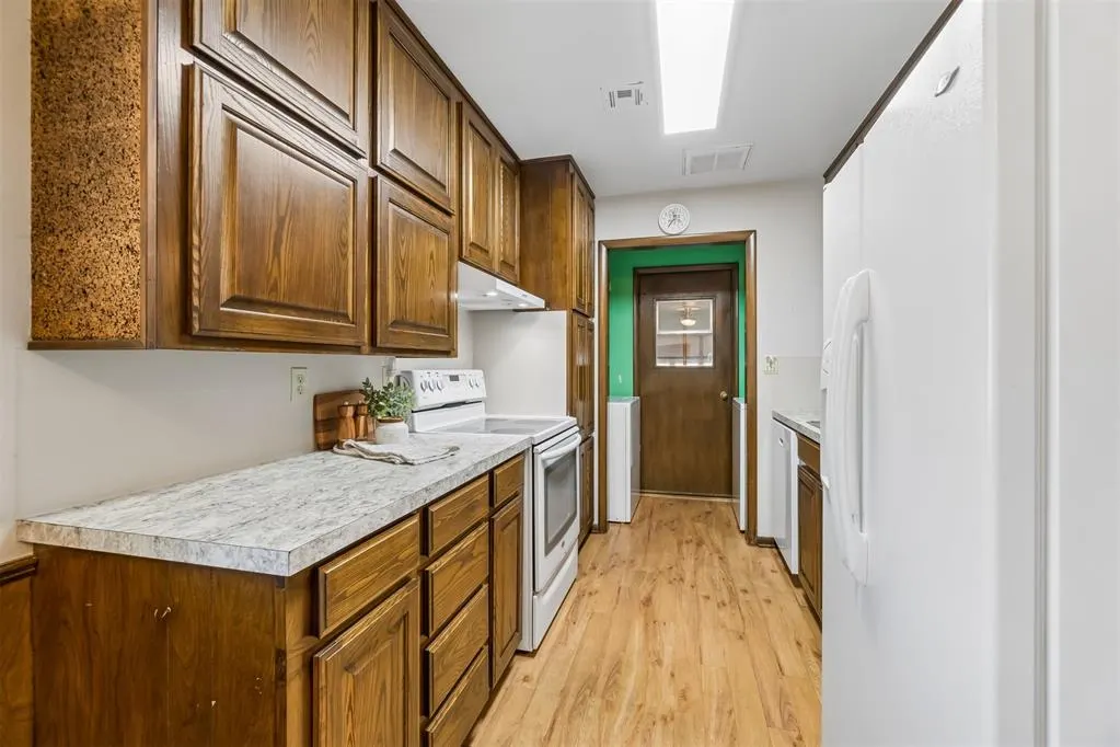Photo 11 — 124 Ruskin Place, Chickasha, OK 73018