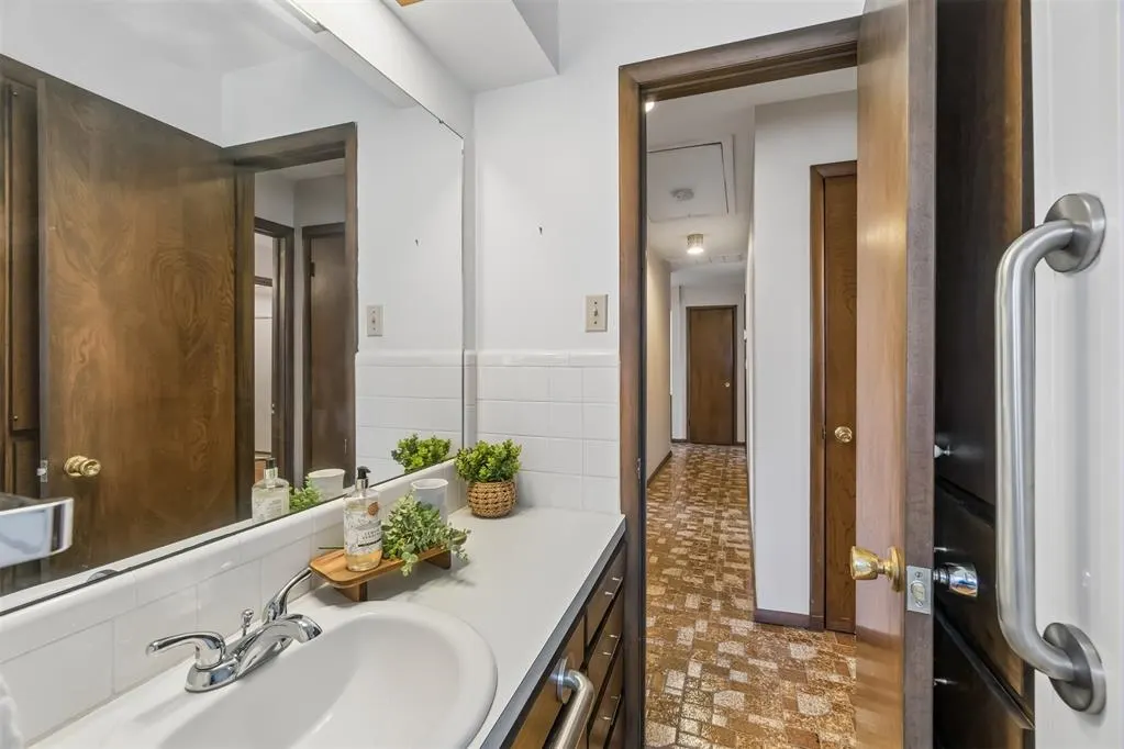 Photo 29 — 124 Ruskin Place, Chickasha, OK 73018