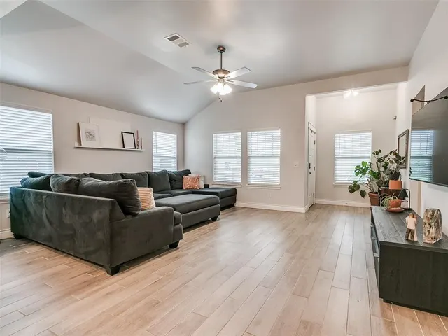 Photo 4 — 16016 Quiet Storm Drive, Oklahoma City, OK 73170