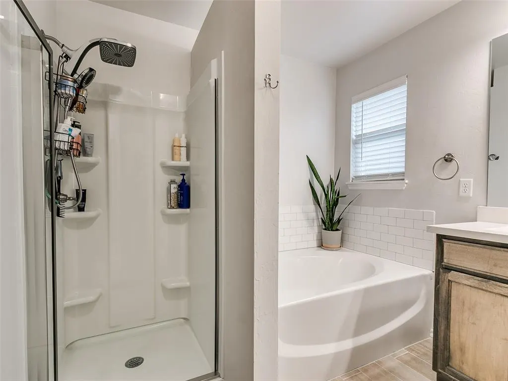 Photo 9 — 16016 Quiet Storm Drive, Oklahoma City, OK 73170