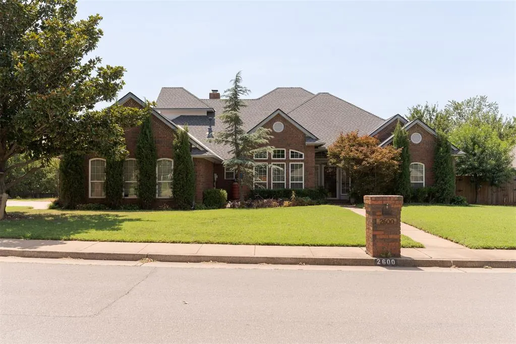 Front exterior — 2600 Julies Trail, Edmond, OK 73012