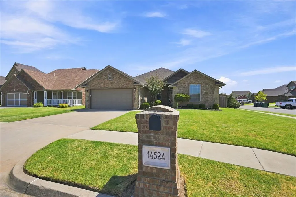 Photo 2 — 14524 Briarcliff Drive, Oklahoma City, OK 73170
