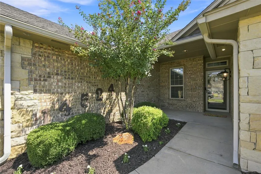 Photo 4 — 14524 Briarcliff Drive, Oklahoma City, OK 73170