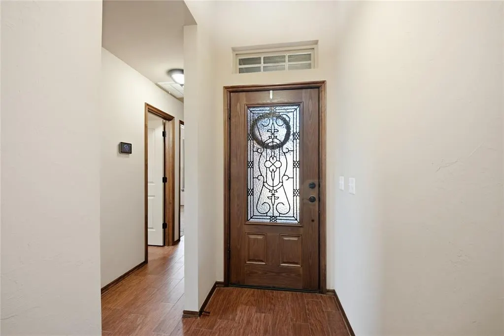 Photo 5 — 14524 Briarcliff Drive, Oklahoma City, OK 73170