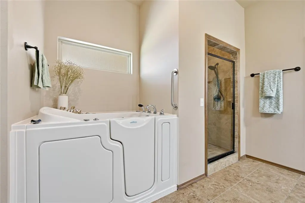 Photo 19 — 14524 Briarcliff Drive, Oklahoma City, OK 73170