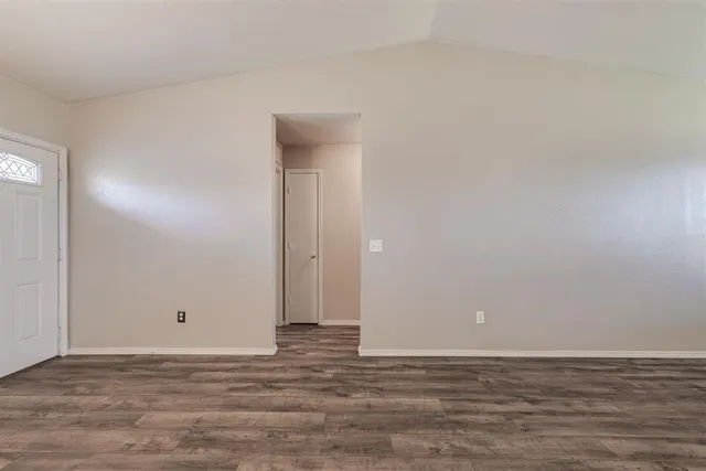 Photo 7 — 10349 Aberdeen Drive, Yukon, OK 73099