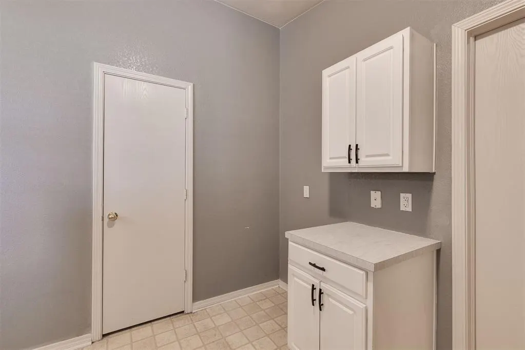 Photo 17 — 10349 Aberdeen Drive, Yukon, OK 73099