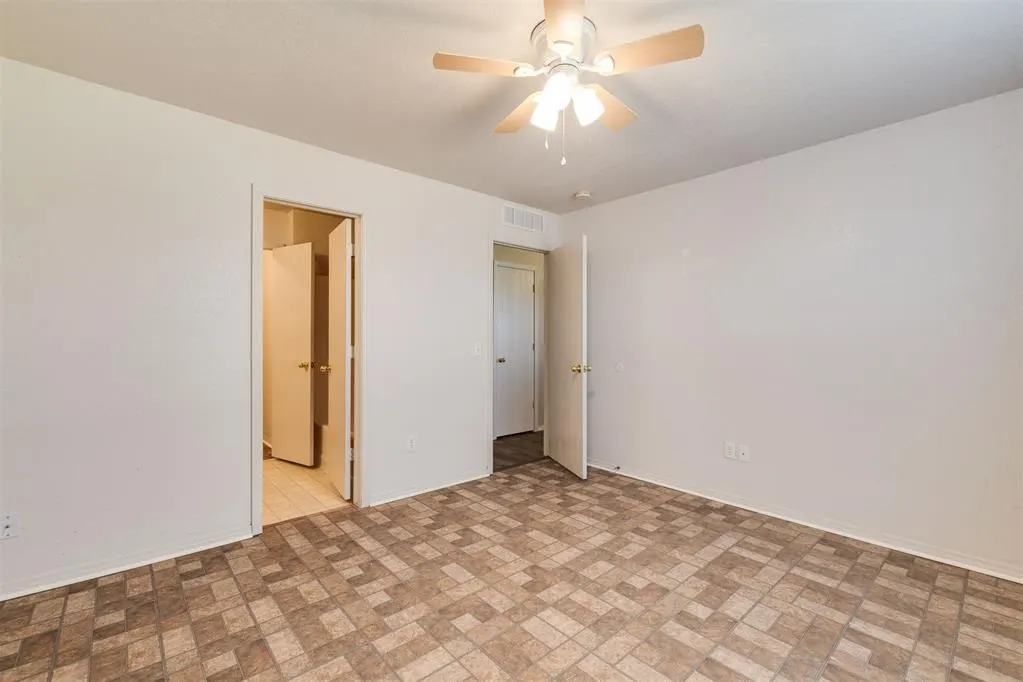 Photo 21 — 10349 Aberdeen Drive, Yukon, OK 73099