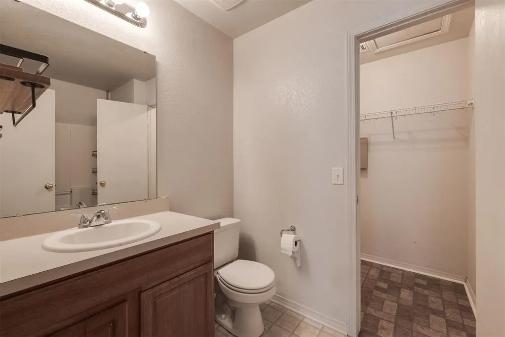 Photo 23 — 10349 Aberdeen Drive, Yukon, OK 73099