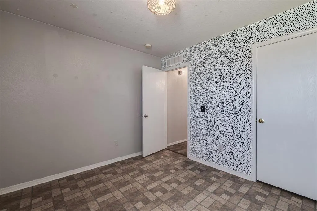 Photo 30 — 10349 Aberdeen Drive, Yukon, OK 73099