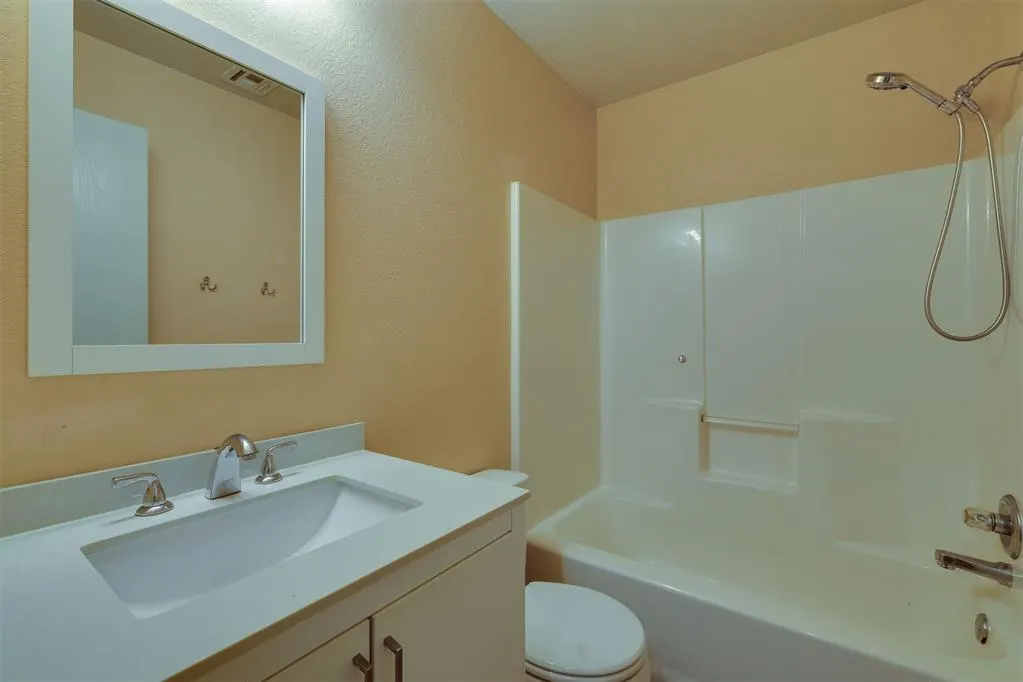 Photo 32 — 10349 Aberdeen Drive, Yukon, OK 73099