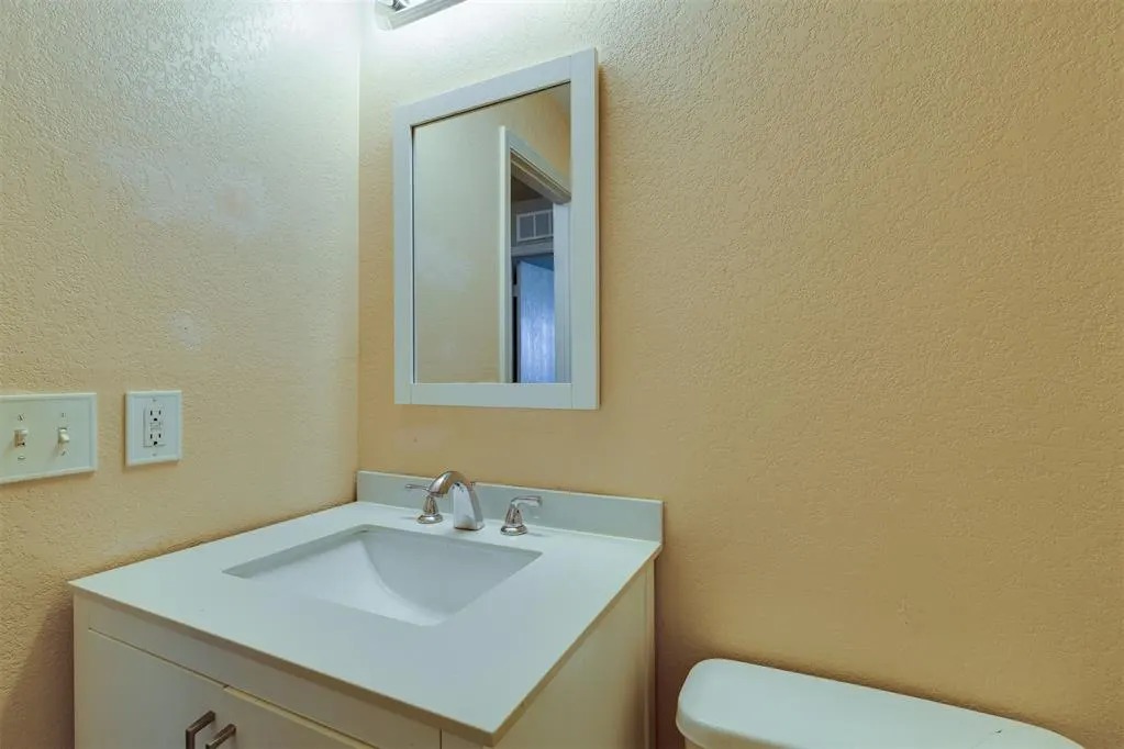 Photo 33 — 10349 Aberdeen Drive, Yukon, OK 73099