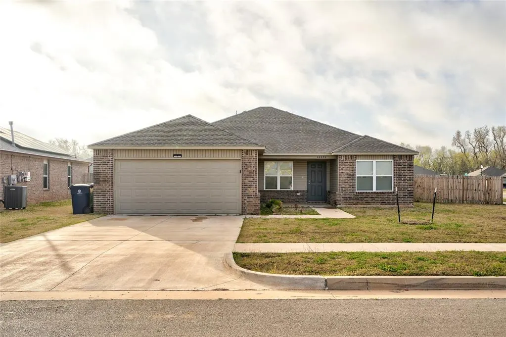 Front exterior — 10620 SW 23rd Terrace, Yukon, OK 73099