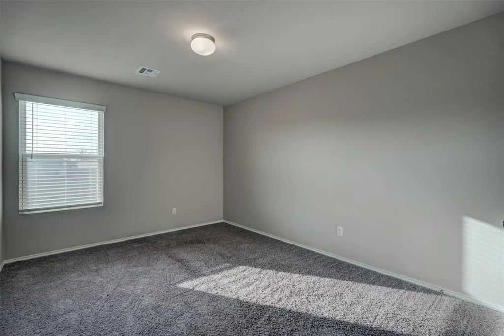 Photo 11 — 10620 SW 23rd Terrace, Yukon, OK 73099