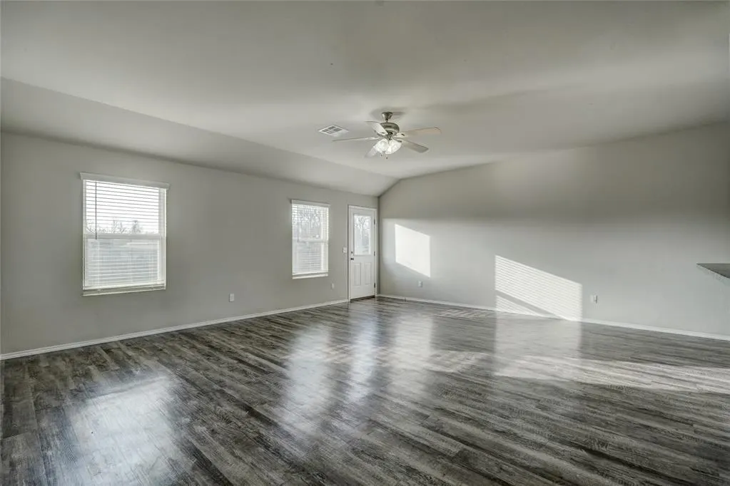 Photo 14 — 10620 SW 23rd Terrace, Yukon, OK 73099