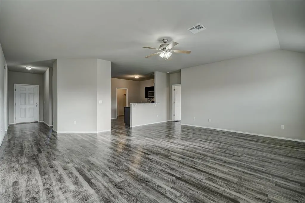 Photo 15 — 10620 SW 23rd Terrace, Yukon, OK 73099