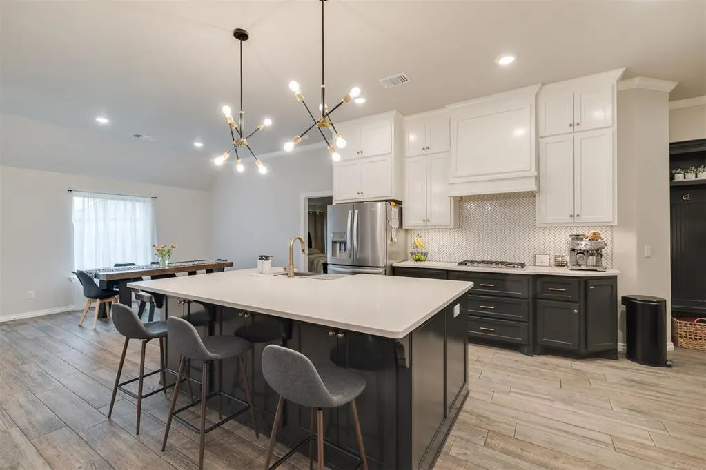 Photo 2 — 801 Bison Crossing Drive, Yukon, OK 73099