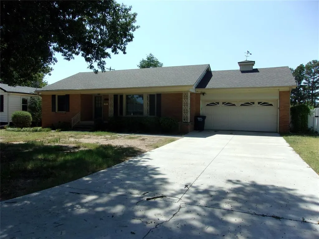 Photo 2 — 1820 N Phil Avenue, Shawnee, OK 74804