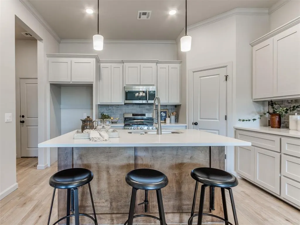 Photo 12 — 11700 SW 15th Terrace, Yukon, OK 73099