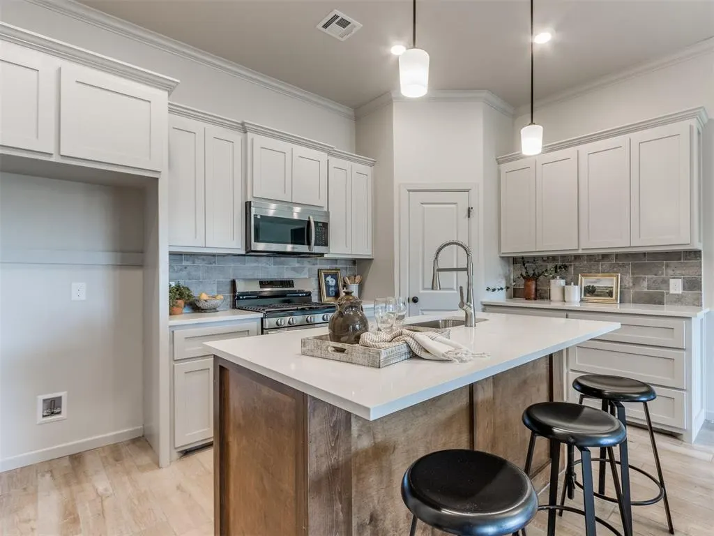 Photo 13 — 11700 SW 15th Terrace, Yukon, OK 73099