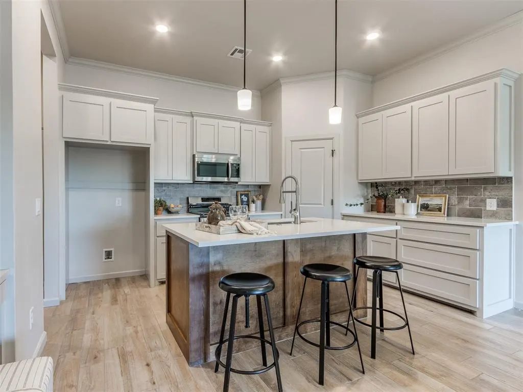 Photo 14 — 11700 SW 15th Terrace, Yukon, OK 73099