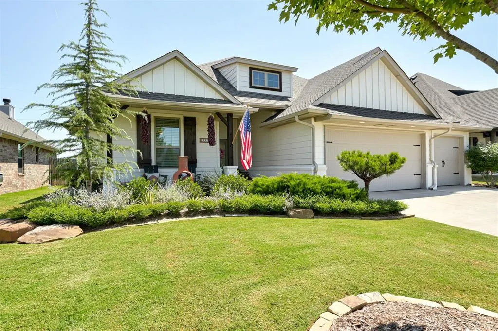 Photo 3 — 2900 Heather Haven, Moore, OK 73160