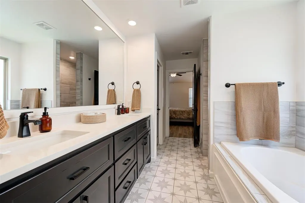 Photo 24 — 2900 Heather Haven, Moore, OK 73160