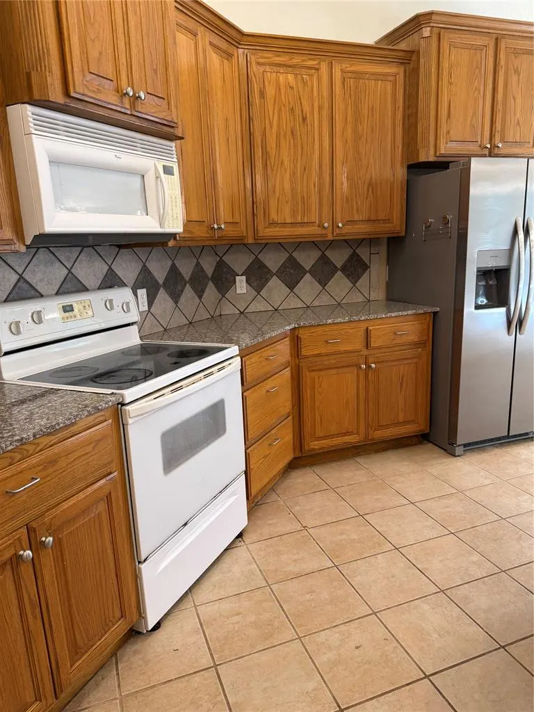 Photo 10 — 1231 Douglas Circle, Noble, OK 73068
