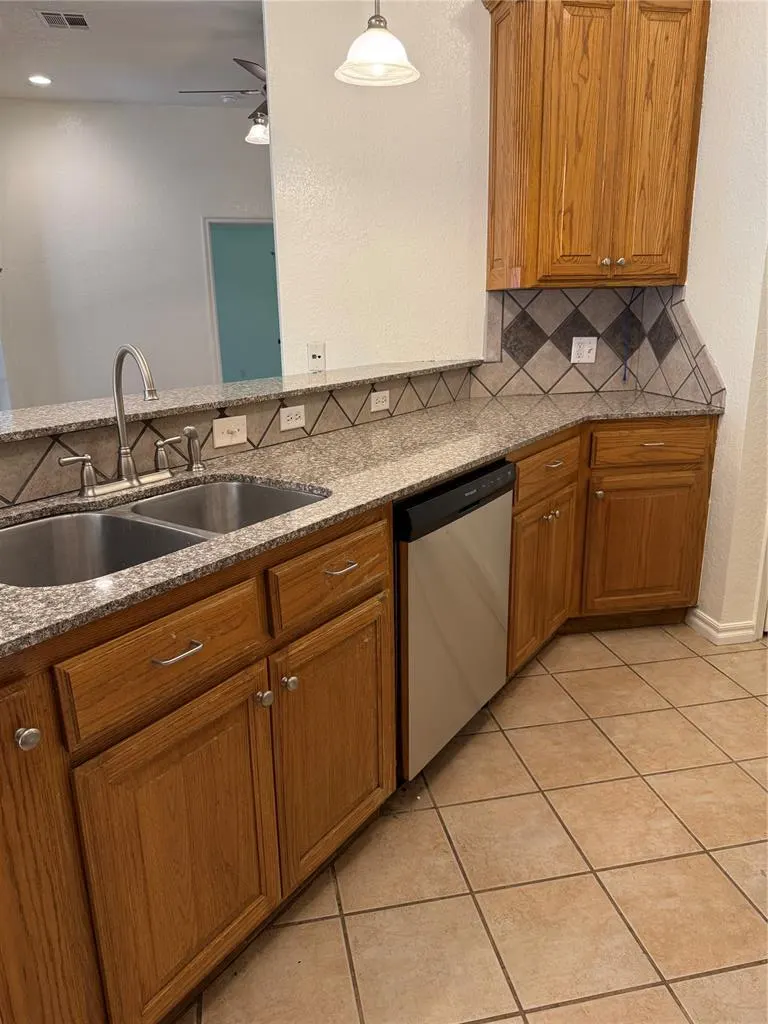 Photo 11 — 1231 Douglas Circle, Noble, OK 73068