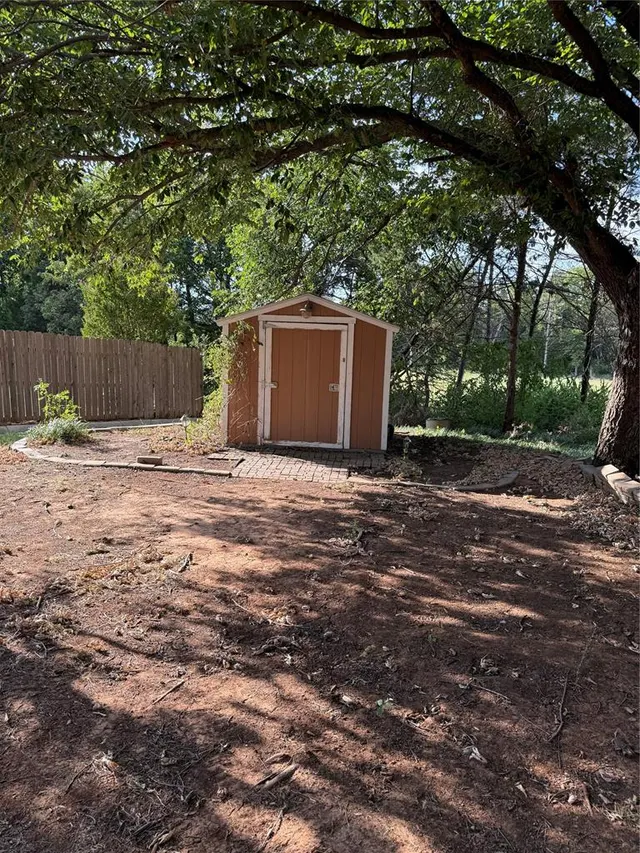Photo 4 — 1231 Douglas Circle, Noble, OK 73068
