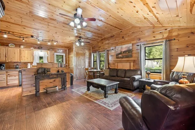 Photo 4 — 136 Mt. Herman Road, Broken Bow, OK 74728