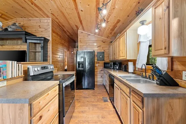 Photo 6 — 136 Mt. Herman Road, Broken Bow, OK 74728