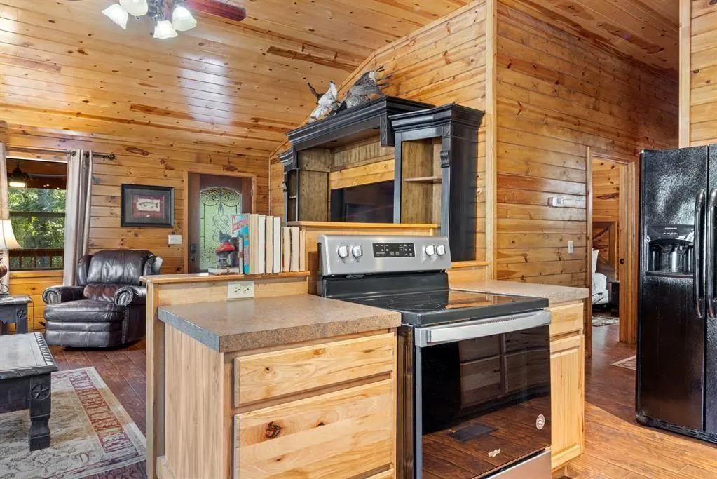 Photo 10 — 136 Mt. Herman Road, Broken Bow, OK 74728