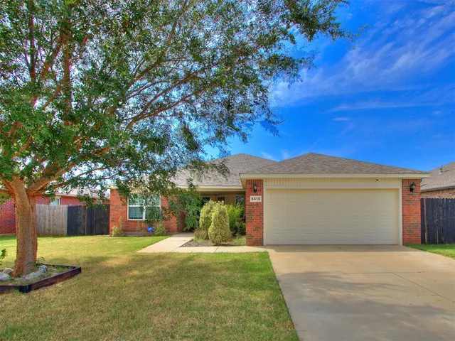 Photo 2 — 8416 SW 49th Circle, Oklahoma City, OK 73179