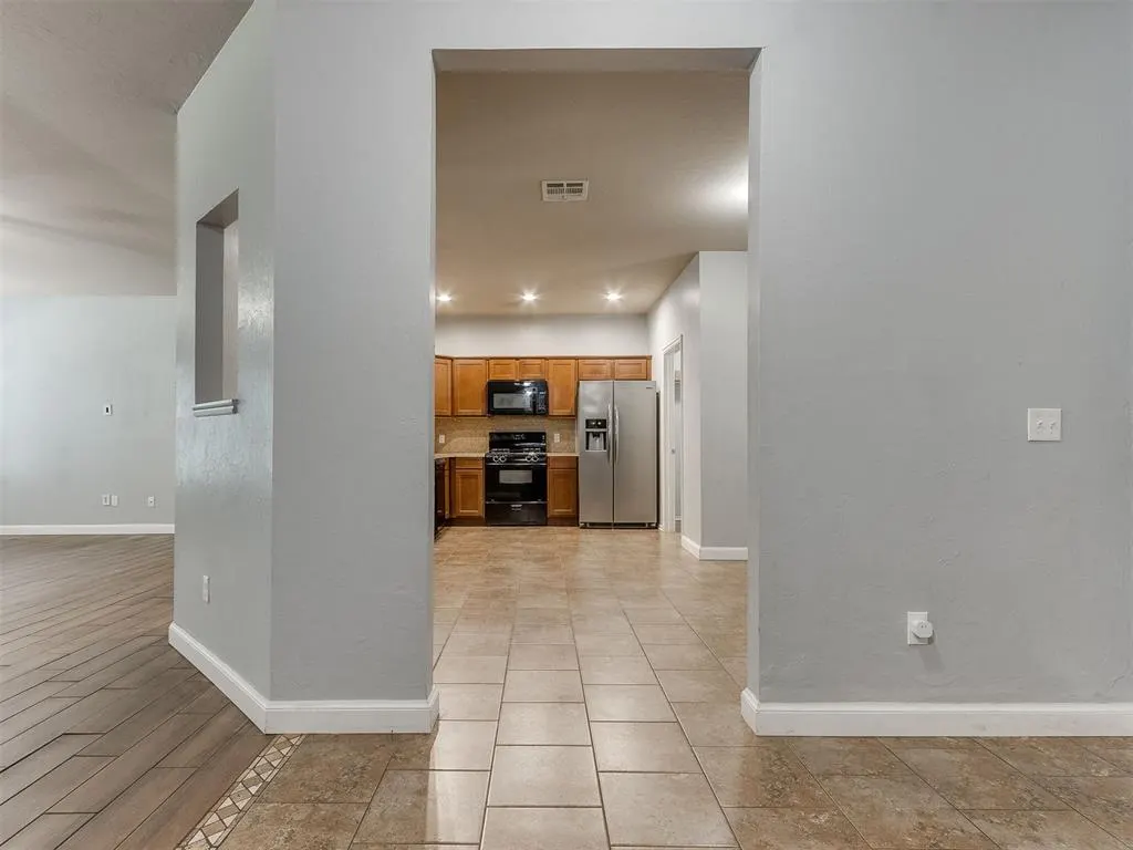 Photo 12 — 8416 SW 49th Circle, Oklahoma City, OK 73179