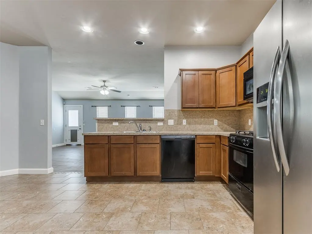 Photo 5 — 8416 SW 49th Circle, Oklahoma City, OK 73179