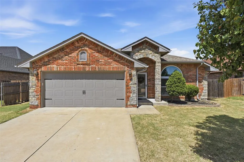 Front exterior — 609 SW 6th Street, Oklahoma City, OK 73160