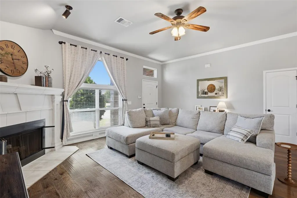 Photo 3 — 609 SW 6th Street, Oklahoma City, OK 73160