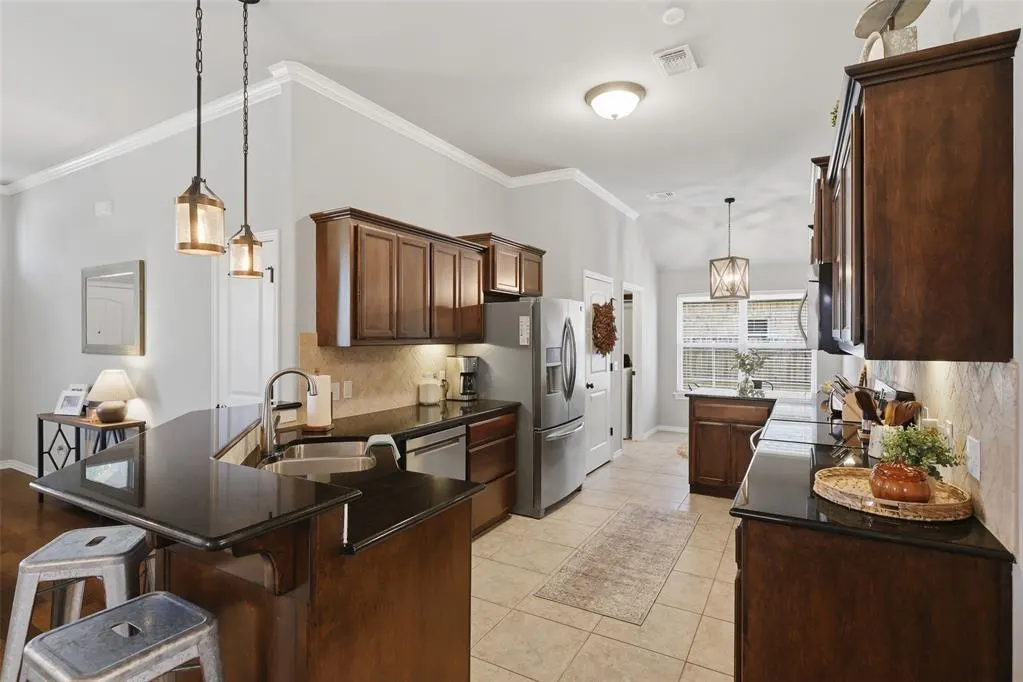 Photo 7 — 609 SW 6th Street, Oklahoma City, OK 73160