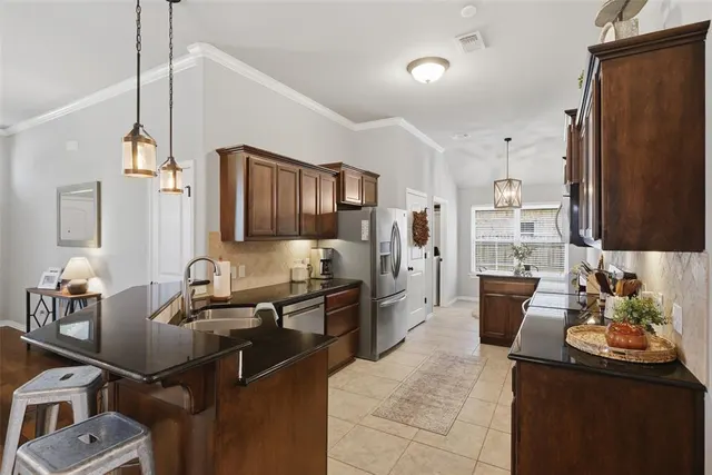 Photo 7 — 609 SW 6th Street, Oklahoma City, OK 73160