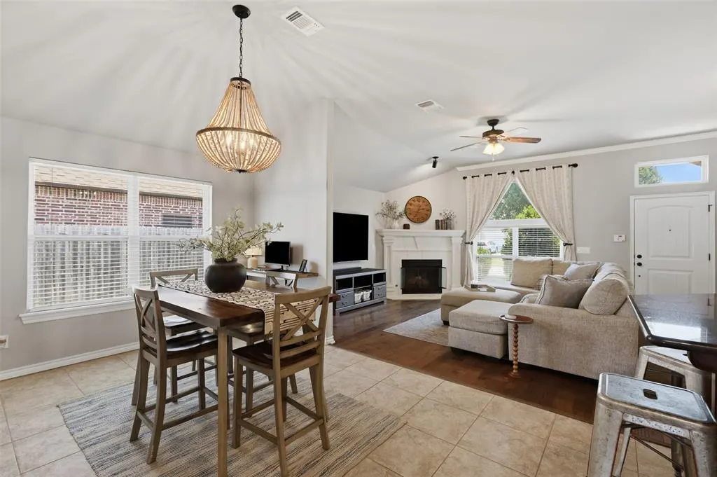 Photo 13 — 609 SW 6th Street, Oklahoma City, OK 73160