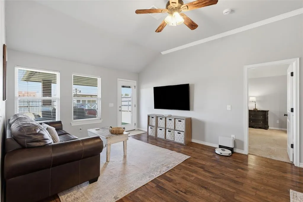 Photo 17 — 609 SW 6th Street, Oklahoma City, OK 73160
