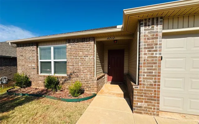 Photo 2 — 4212 Umbria Road, Oklahoma City, OK 73179