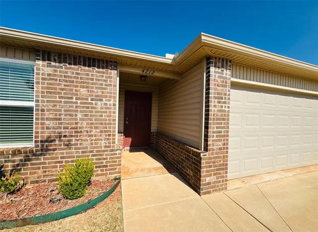 Photo 4 — 4212 Umbria Road, Oklahoma City, OK 73179