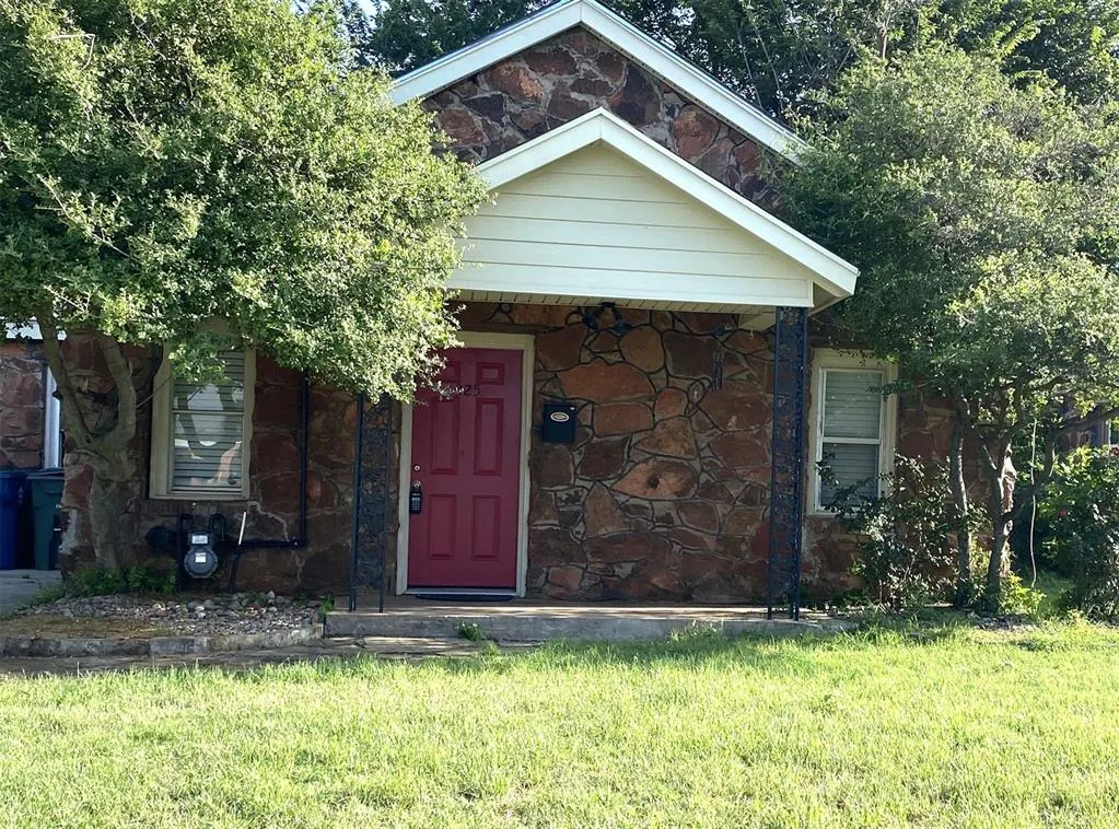 Front exterior — 325 W 2nd Street, Edmond, OK 73003