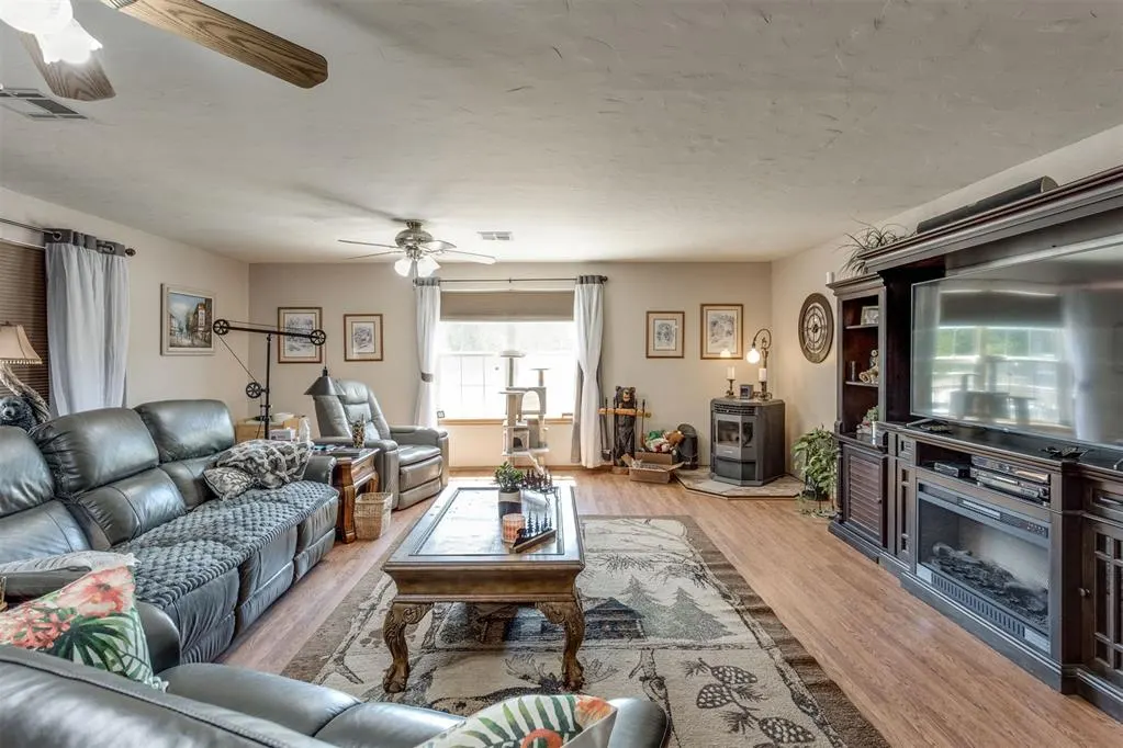 Photo 9 — 334486 E Highway 62, McLoud, OK 74851