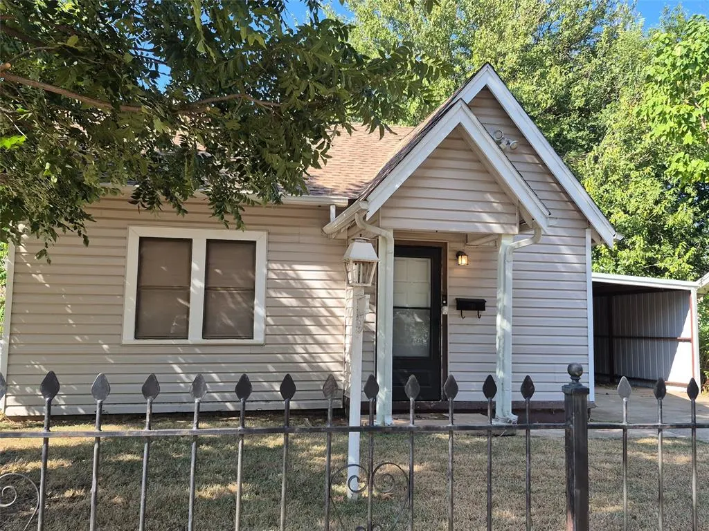 Photo 2 — 1721 NE 15th Street, Oklahoma City, OK 73117