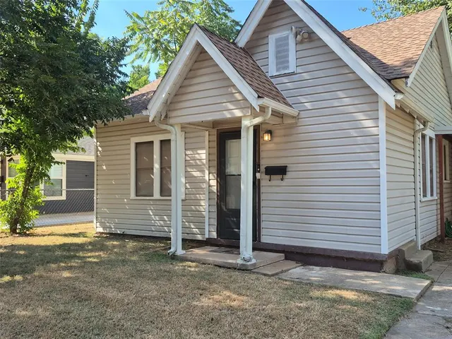 Photo 3 — 1721 NE 15th Street, Oklahoma City, OK 73117